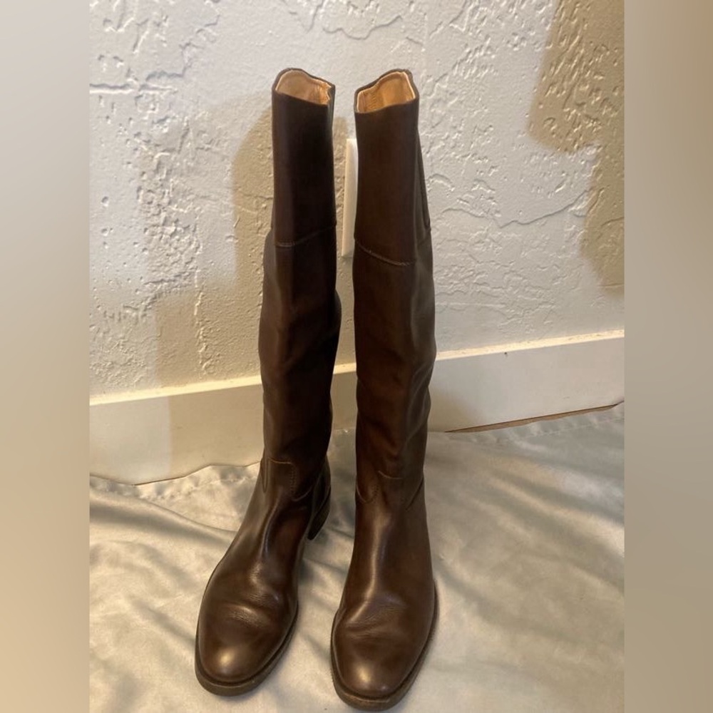 Elegant Brown Heeled Boots Gravati. No box!!